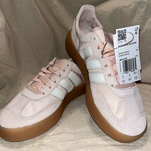 adidas Women's Barreda Decode- Wonder Quartz / Off White / Gum, Size 5.5, NTW